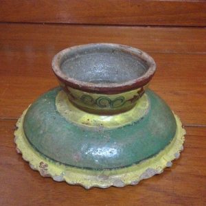 จานเชิงโบราณเก่าสมัยอยุธยา สีเหลืองเขียวใบกลาง สภาพสมบูรณ์ไม่มีการซ่อมเลย หายากแล้วสภาพนี้ (สผ.ขนาด 8") - Image 4