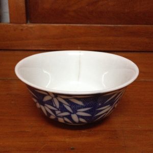 ถ้วยเก่าลายไผ่ มีภาษาจีนอยู่ก้นถ้วย 4 ตัว - Image 4