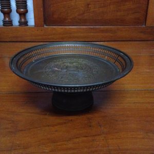 พานทองเหลืองเก่าสมบูรณ์สวยงามมากๆ ลายกุหลาบ - Image 3