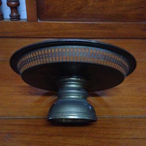 พานทองเหลืองเก่าสมบูรณ์สวยงามมากๆ ลายกุหลาบ - Image 4