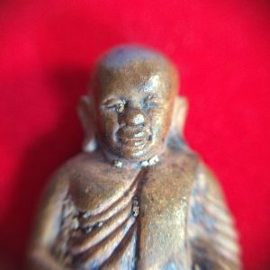 หลวงพ่อเงินรุ่นกองทุน53หล่อลอยองค์เนื้อนวะพิมพ์นิยม (พิมพ์เบ้าทุบ) ตอกโค๊ต 1161 อยู่ในกล่องกำมะหยี่สวยงามคลาสสิกมากๆ - Image 3