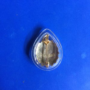 เหรียญล็อกเก็ต ในหลวง ด้านหลังเป็นเข็มกลัด - Image 2