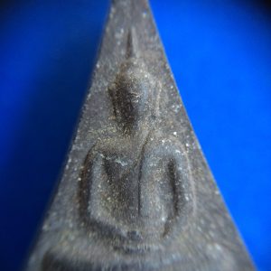 พระกำลังแผ่นดิน มวลสารจิตรดาออกวัดบวรรุ่นแรกปี 2539 ผ่านพิธีพุทธาภิเษก ด้านหลังมีตรากาญจนาภิเษก - Image 3