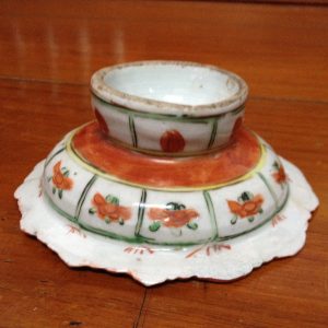 จานเชิงลายต่ออยุธยาใบใหญ่ มีซ่อมปลายปากเล็กน้อย หนึ่งรอย - Image 3