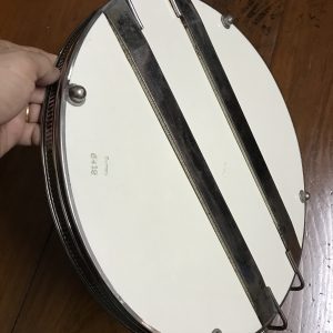 ถาดกระเบื้องโบราณกลมขนาด สผ 16" ลายดอกบัวสีชมพู บาน 3 ดอกตูม 1 ดอก  มีรอยเส้นเล็กน้อยยาว2 1/2” นอกนั้นสภาพสมบูรณ์ - Image 4