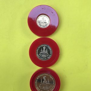 เหรียญกษาปณ์ที่ระลึก พระราชพิธีกาญจนาภิเษก ปี 2539 ชุด3เหรียญ เนื้อทองคำธรรมดา นำ้หนักรวม 26.6 กรัม พร้อมกล่องกษาปณ์ - Image 4