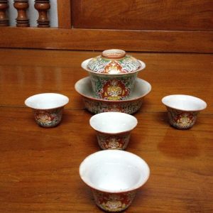 ชุดเบญจรงค์ลายเทพนม ครบชุด 7 ชิ้นเพิ่มชาป้านพร้อมกี๋ทองเหลืองเป็นชุดใหญ่ - Image 2