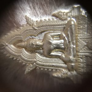 เหรียญหลวงพ่อพุทธเรืองฤทธิ์ วัดสว่างอารมณ์วรวิหาร อ.สวรรคโลก รุ่น"บูรณะปิดทอง"ปี 2560 เนื้อทองคำ หนัก 15 กรัม - Image 3