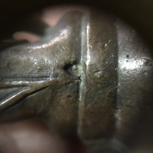 พระกริ่งหลวงปู่ทิมเนื้อทองแดง ตอกโค๊ตด้านหลัง ใต้ฐานตอกโค๊ตหมายเลข 216 - Image 3