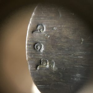 พระกริ่งหลวงปู่ทิมเนื้อทองแดง ตอกโค๊ตด้านหลัง ใต้ฐานตอกโค๊ตหมายเลข 216 - Image 4