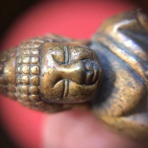 พระกริ่งเนื้อทองแดงผิวไฟ ใต้ฐาน โค๊ต จปร. เสียงกริ่งดังกังวาลมาก - Image 3