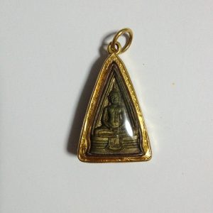 เหรียญหลวงพ่อโสธรสองหน้า ปี 2530 เลี่ยมทองคำเก่า - Image 2