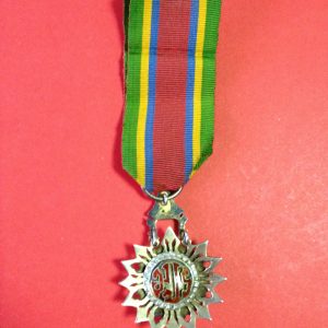 เหรียญเครื่องราช ร. 6 ช้างลงยาสวยงามพร้อมแถบแพร หลังมีตรา ม.ป.ร.ลงยาสีแดง - Image 3