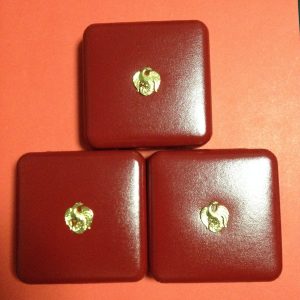 เหรียญกษาปณ์ที่ระลึก พระราชพิธีกาญจนาภิเษก ปี 2539 ชุด3เหรียญ เนื้อทองคำขัดเงา พร้อมกล่องกษาปณ์ และใบรับรองสมาคม - Image 4