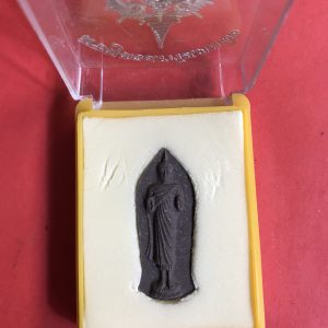 พระพุทธนราวันตบพิตร เนื้อผง บรรจุเส้นพระเจ้า,พระจีวรและมวลสารส่วนพระองค์ - Image 4