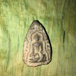 พระหัวใจกำแพง กรุเก่าเตาทุเรียงเนื้อดินเก่าแกร่ง สวยสมบูรณ์มากๆ ไม่มีแตกหักหรือซ่อม เลี่ยมกรอบเงินยกซุ้มหนาเปิดฝาได้ - Image 3