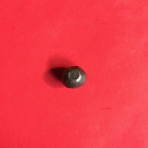 พดด้วงเม็ด 1 บาทสมัยพระนารายณ์ปี พ.ศ. 2199-2231ตราครุฑสมบูรณ์ (ครุฑสมบูรณ์พูลสุข) สวยคมชัดมากๆ (เม็ดที่ 7) - Image 3