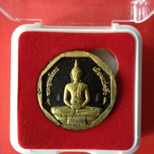 หลวงพ่อโสธรรุ่น " ทองประธาน " องค์พระสีทองฉากสีดำ ข้างองค์พระตอกโค๊ต ส่วนที่ฐานตอกโค๊ต 282600 พร้อมกล่องเดิม - Image 3