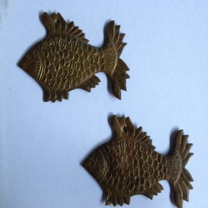 ปลาหลวงพ่อจงวัดหน้าต่างนอก จ. นครสวรรค์ อยู่ในกรอบอย่างดีช่วยทำมาค้าขายจะมีทั้งตัวผู้และตัวเมีย - Image 4