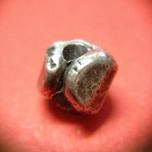 พดด้วงเม็ดสลึงสมัย ร.3 ตราใบมะตูม ,มีความชัดเจนสวยงามมาก เม็ดที่1 - Image 3