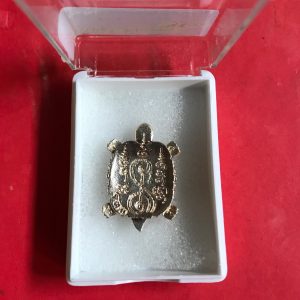 หล่อเต่าโบราณเนื้อเงินหลวงพ่อหลิว วัดไร่แตงทอง(รตท.) รุ่น 2 ปี 2537 - Image 2