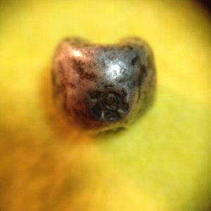 พดด้วงเม็ดสลึงรัตนโกสินทร์ ตราปราสาท-ตราจักร สมัยร.3  สวยงามหายาก เม็ดที่  1 - Image 2