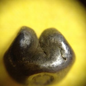 พดด้วงเม็ด 1 บาทในรัชกาลที่1  พ.ศ. 2325- 2352 ( ตรากรีหรือตรีศูลหมายถึงอาวุธพระศิวะ) เม็ดที่ 2  สวยชัดเจนดี - Image 4