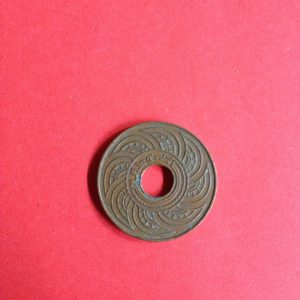 เหรียญทองแดงตราอุณาโลม - พระแสงจักร  1 สตางค์มีรูกลาง พ.ศ.2487 คมชัดสวยงาม - Image 4