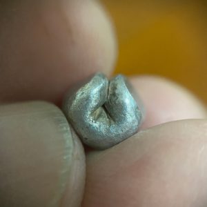 พดด้วงสมัยสุโขทัยเม็ดสลึงหายากมาก ตรา กระค่าย - หอยสังข์ สภาพคมชัดสวยงาม - Image 4