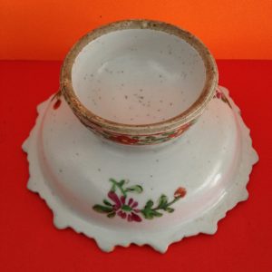 จานเชิงลายต่ออยุธยาใบใหญ่ มีซ่อมปลายปากเล็กน้อย หนึ่งรอย - Image 2