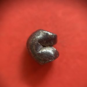 เงินพดด้วงสมัยอยุธยาขนาดตํ่ากว่าหนึ่งบาท(เฟื้อง) ตรา สังข์เนื้อเงินบริสุทธิ์ เม็ดนี้สวยคมชัดสมบูรณ์มากๆ - Image 3