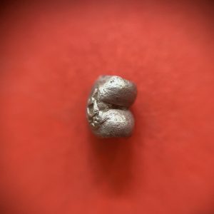 เงินพดด้วงสมัยอยุธยาขนาดตํ่ากว่าหนึ่งบาท(เฟื้อง) ตรา สังข์เนื้อเงินบริสุทธิ์ เม็ดนี้สวยคลาสสิค - Image 3