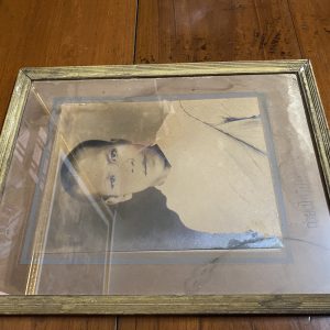 รูปถ่ายเก่าไม่ทราบหลวงพ่ออยู่ในกรอบไม้เก่าเดิม ขนาด33.5 X 42.5 ซม.ถ่ายจากห้องภาพฉายาแสงกรุง - Image 2