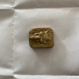 หลวงพ่อปานขี่เม่นกุ้ง เนื้อพิกุล เลี่ยมกรอบเงิน - Image 2