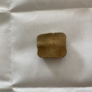 หลวงพ่อปานขี่เม่นกุ้ง เนื้อพิกุล เลี่ยมกรอบเงิน - Image 3