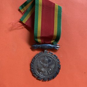 เหรียญบำเหน็จแห่งความยั่งยืน และมั่นคงในราชการ เนื้อเงิน พร้อมเข็มกลัด และแพรแถบ - Image 3