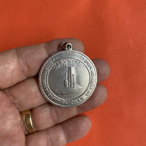 เหรียญพระราชทานกำเนิดรักษาดินแดง ร.6 ปี2505 ห่วงเชื่อม เนื้อ อัลปาก้ากะไหล่เงิน พิมพ์ใหญ่  เหรียญที่ 4  สวยเดิมมาก - Image 2
