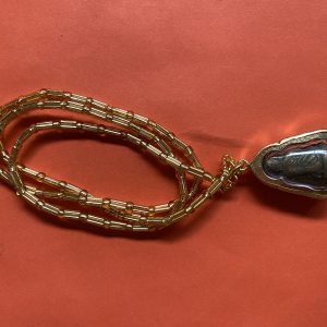 หลวงพ่อเงินหล่อโบราณออกวัดท้ายนำ้ เลี่ยมพลาสติกกันนำ้กรอบทองไมค่อน รวมสร้อยคอพร้อมใช้ - Image 2