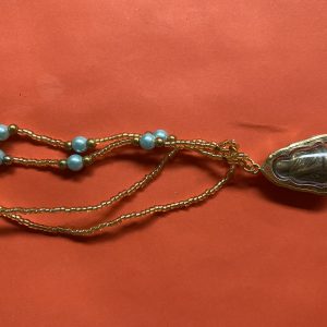 หลวงพ่อเงินหล่อโบราณออกวัดท้ายนำ้ เลี่ยมพลาสติกกันนำ้กรอบทองไมค่อน รวมสร้อยคอพร้อมใช้ - Image 2