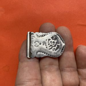 เหรียญเสมา  จปร. เนื้อเงิน ปี 2444 สมัยเสด็จพ่อ ร.5 สภาพผิวเดิมสวยงามบางมากหลวงปู่เอี่ยมและเกจิสมัยนั้นร่วมพิธีปลุกเสก - Image 3