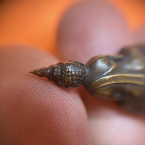 หล่อหลวงพ่อโสธรทองเหลืองรมดำก้นกลึง ไม่ทราบรุ่นไม่ทราบพิธี - Image 4