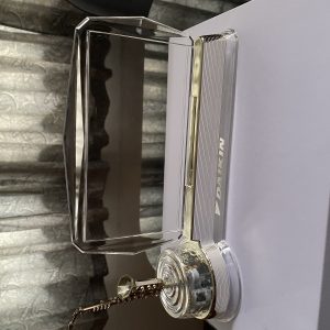 ของที่ระลึกสมัยร.9 สามารถไขลานแล้วมีเสียงเพลงพระราชนิพนธ์ดังขึ้น และมีที่ใส่รูปภาพได้ - Image 2