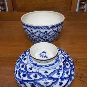 โถกระเบื้องโบราณ พร้อมฝา ลายสับปะรด ผิวแกร่งสวยสมบูรณ์ - Image 3