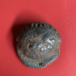 เงินปากหมู Pig Mouth เป็นเงินล้านนาโบราณของไทยมีลักษณะคล้ายกับเงินหอยโข่ง แตกต่างกันที่เงินปากหมูจะใหญ่กว่าถ้าหงายดูตีนจะคล้ายเงินกำไร นน.88.60กรัม - Image 4