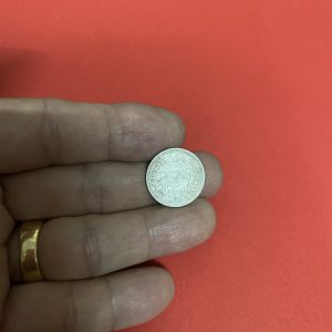 เหรียญร.6 เนื้อเงินหนึ่งสลึง ตราพระบรมรูป - ไอราพต ปี พ.ศ.2462 “มีจุด” หางยาว  สวยผิวเดิมเป็นแบบที่หายากผลิตออกมาน้อยมาก - Image 4