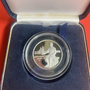 เหรียญพระพุทธชินราช - หลังสมเด็จพระนเรศวร เนื้อเงินขัดเงา จัดทำโดยกองกษาปณ์ ปี 2539 พร้อมกล่องเดิม - Image 4